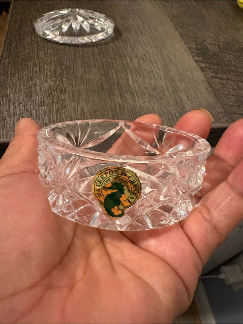 Vintage Waterford Crystal Oval Trinket
Box with Lid. Marked WS1999  , 2.75” - Picture 4 of 11
